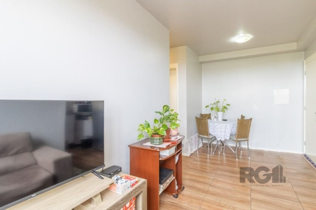 Apartamento com 49m², 2 dormitórios no bairro Sarandi em Porto Alegre