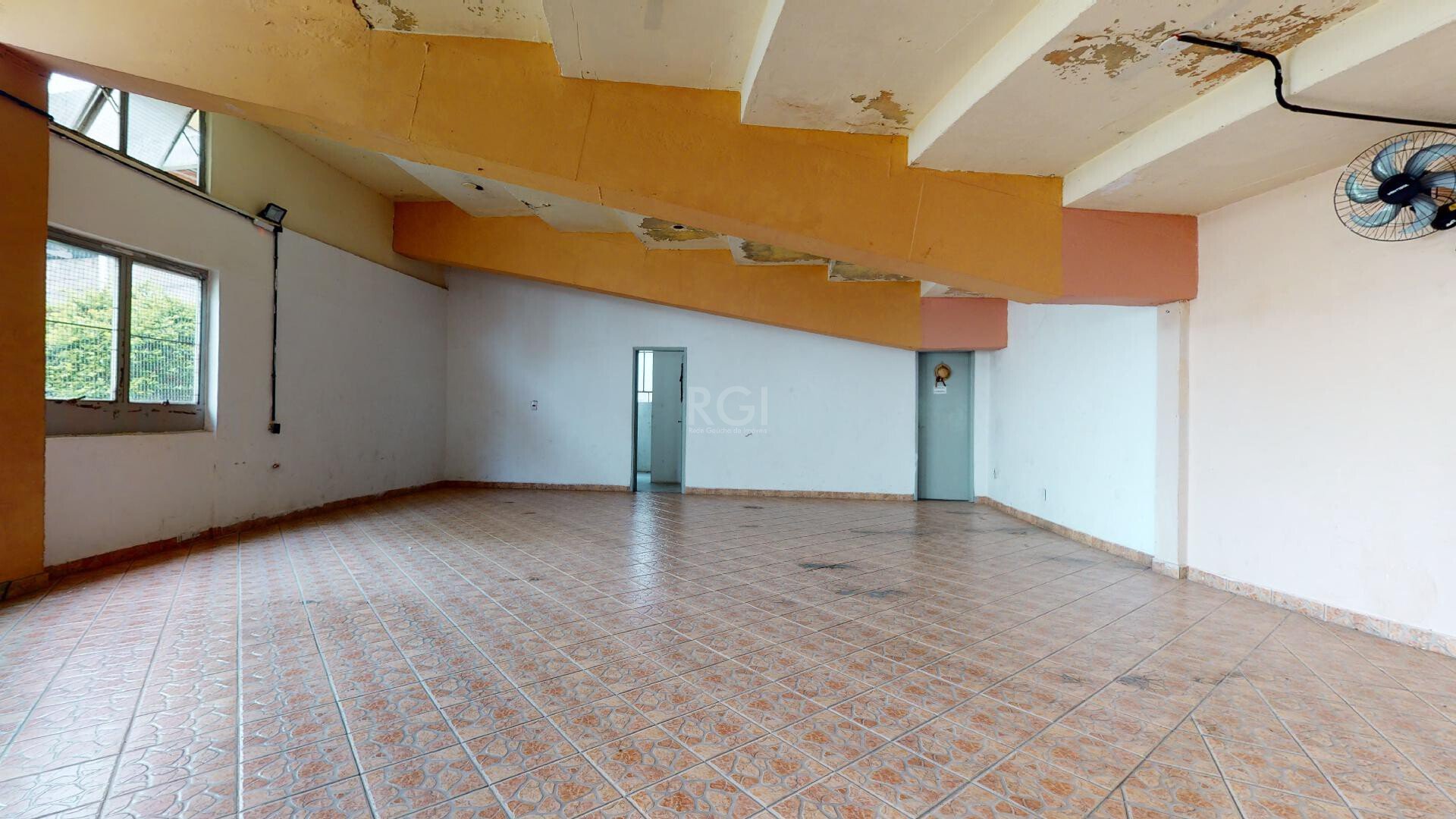 Apartamento à venda com 2 quartos, 55m² - Foto 2